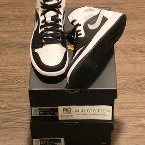 Nike Air Jordan 1 MID